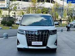 2021 Toyota Alphard Hybrid 2.5L Luxury, белый — фото 2