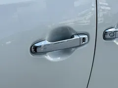 2021 Toyota Alphard Hybrid 2.5L Luxury, белый — фото 10
