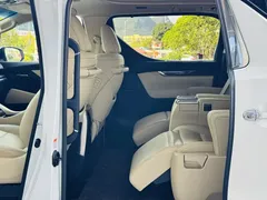 2021 Toyota Alphard Hybrid 2.5L Luxury, белый — фото 15