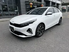 2023 Kia Cerato 1.5L CVT Premium, белый — фото 1