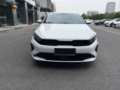 2023 Kia Cerato 1.5L CVT Premium, белый — фото 2