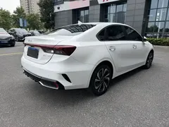 2023 Kia Cerato 1.5L CVT Premium, белый — фото 6
