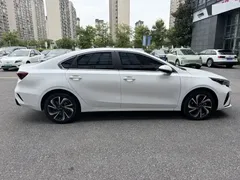 2023 Kia Cerato 1.5L CVT Premium, белый — фото 7