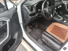 2021 Toyota RAV4 2.0L CVT 4WD Fashion, белый — фото 12