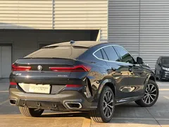 2022 BMW X6, чёрный — фото 4
