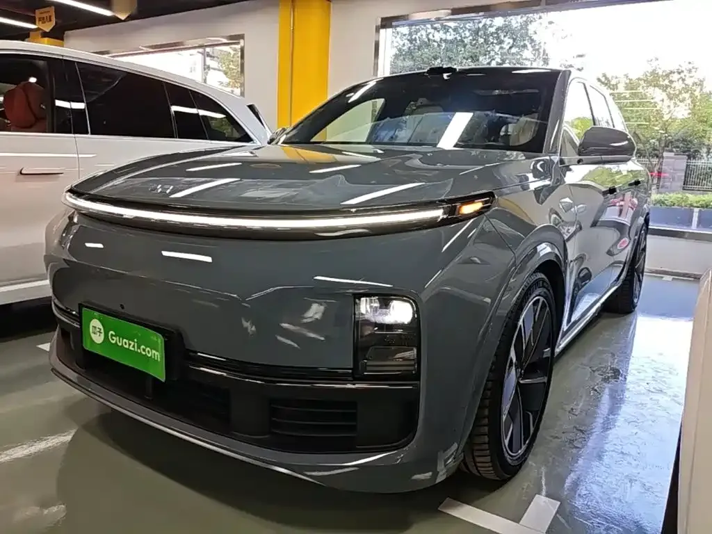 2025 Li Auto L8