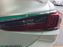 2021 Lexus ES 300h Hybrid Premium, белый — фото 8