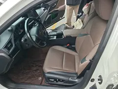 2021 Lexus ES 300h Hybrid Premium, белый — фото 15