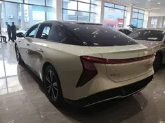 2024 Hongqi EH7 600 Pro Glory, зелёный — фото 5