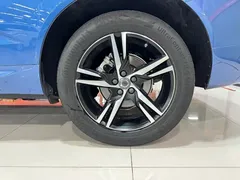 2021 Volvo XC60 4WD Sport, синий — фото 27