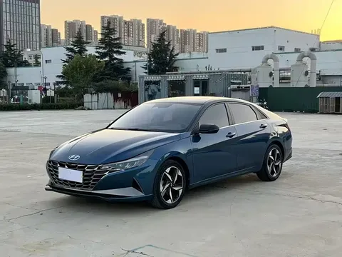 2022 Hyundai Elantra 1.5L CVT LUX Premium