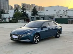 2022 Hyundai Elantra 1.5L CVT LUX Premium, синий — фото 1