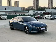 2022 Hyundai Elantra 1.5L CVT LUX Premium, синий — фото 3