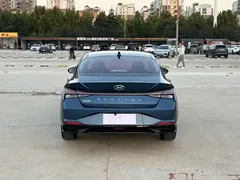 2022 Hyundai Elantra 1.5L CVT LUX Premium, синий — фото 5