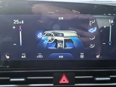 2022 Hyundai Elantra 1.5L CVT LUX Premium, синий — фото 15