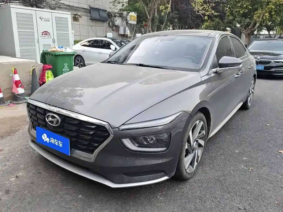 2021 Hyundai Mistra 1.8L CVT LUX Premium
