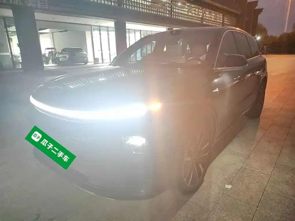 2025 Li Auto L6