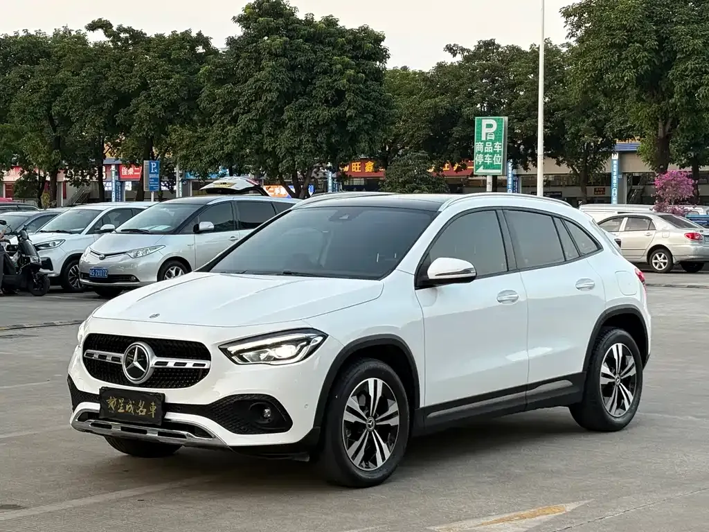 2022 Mercedes-Benz GLA 200
