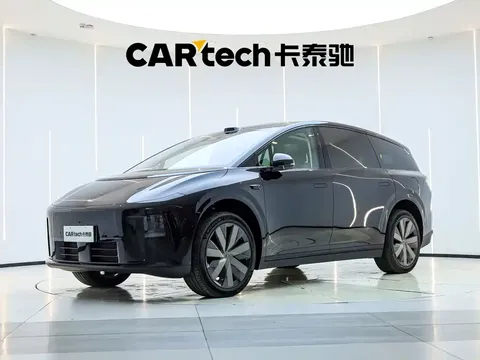 2025 Li Auto i8 Standard