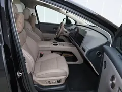 2025 Li Auto i8 Standard, чёрный — фото 10