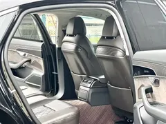 2022 Audi A8L 50 TFSI quattro Comfort Collector's Edition, чёрный — фото 10