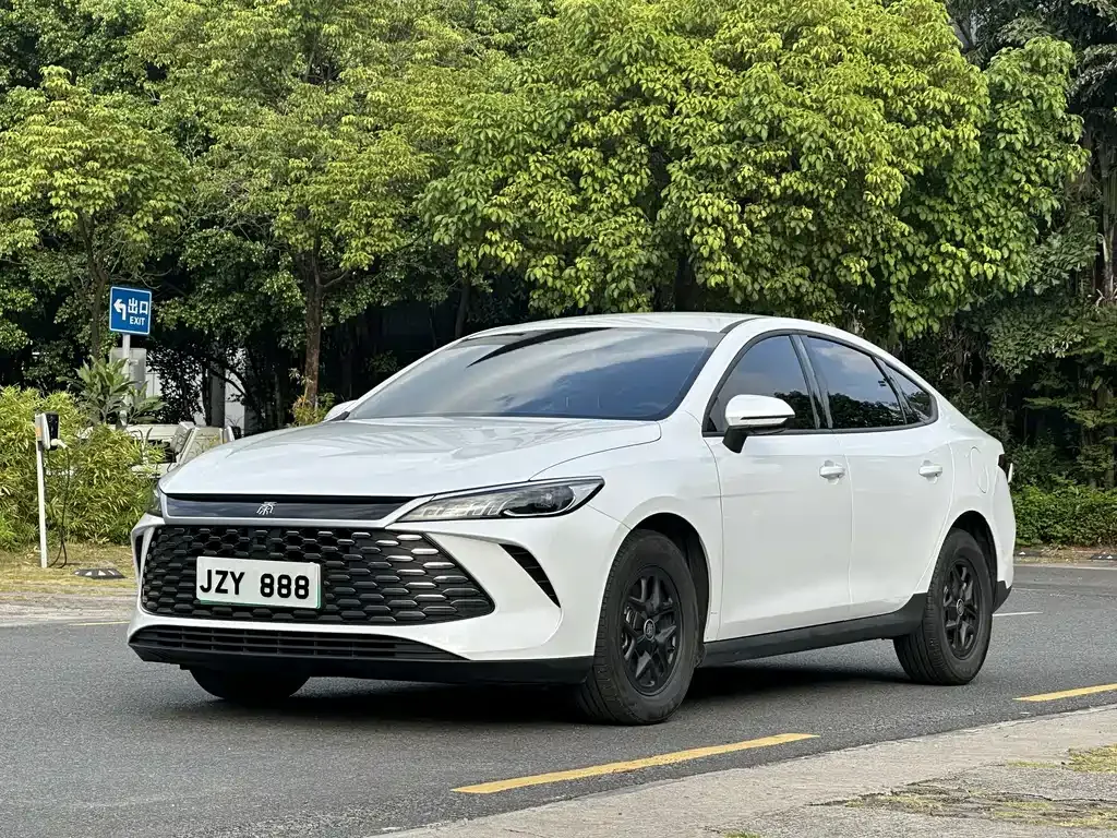 2025 BYD Qin PLUS DM-i PHEV Smart Driving 55km Leading