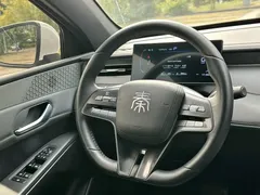 2025 BYD Qin PLUS DM-i PHEV Smart Driving 55km Leading, белый — фото 19
