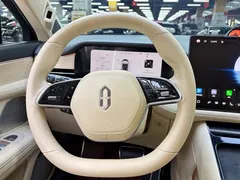 2024 Aito M5 EV Max 2WD Advanced Smart Driving — фото 7