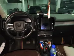 2021 Volvo XC40 T3 Luxury, белый — фото 12