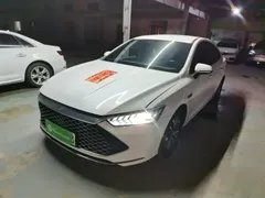 2021 BYD Qin PLUS DM-i PHEV 55km Premium, белый — фото 2