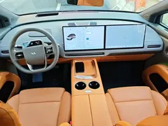 2025 Li Auto i8 Standard — фото 10