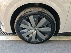 2025 Li Auto i8 Standard — фото 23