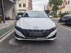 2022 Hyundai Elantra 1.5L CVT LUX Premium, белый — фото 3