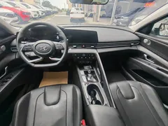 2022 Hyundai Elantra 1.5L CVT LUX Premium, белый — фото 9