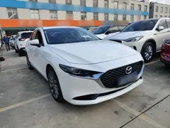 2021 Mazda 3 2.0L AT, белый — фото 4