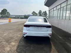 2022 Geely Emgrand 1.5L CVT Elite 4th Gen, белый — фото 9