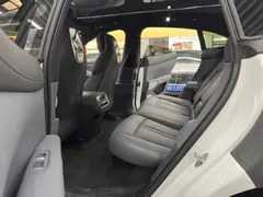2025 Xiaomi YU7 4WD Pro, белый — фото 7