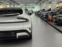 2025 Xiaomi YU7 4WD Pro, белый — фото 18