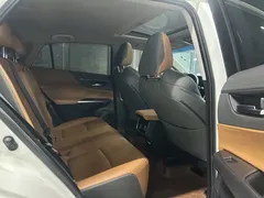 2022 Toyota Venza 2.0L CVT 2WD Premium, белый — фото 10