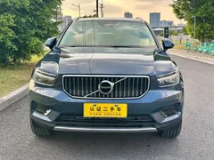 2022 Volvo XC40 4WD Luxury, синий — фото 2