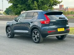 2022 Volvo XC40 4WD Luxury, синий — фото 4