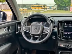 2022 Volvo XC40 4WD Luxury, синий — фото 14