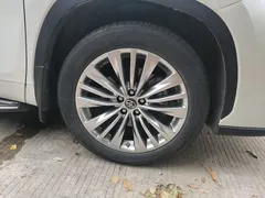 2022 Toyota Highlander Hybrid 2.5L 4WD Premium 7-seat, белый — фото 8