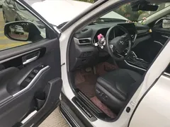 2022 Toyota Highlander Hybrid 2.5L 4WD Premium 7-seat, белый — фото 17