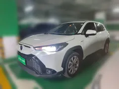 2023 Toyota Frontlander 2.0L Hybrid Leading, белый — фото 1