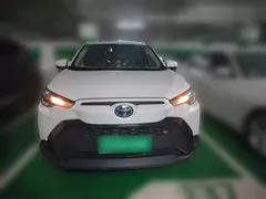 2023 Toyota Frontlander 2.0L Hybrid Leading, белый — фото 2