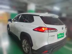 2023 Toyota Frontlander 2.0L Hybrid Leading, белый — фото 4