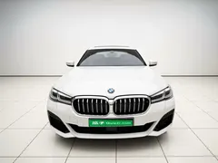 2023 BMW 5 Series 530Li Leading M Sport Package, белый — фото 2