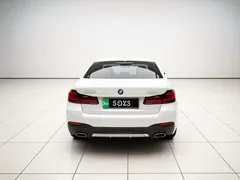 2023 BMW 5 Series 530Li Leading M Sport Package, белый — фото 3