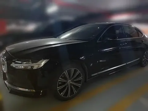 2022 Volvo S90